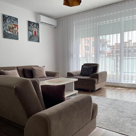 Entire Apartment - Near The Center Πρίστινα Εξωτερικό φωτογραφία