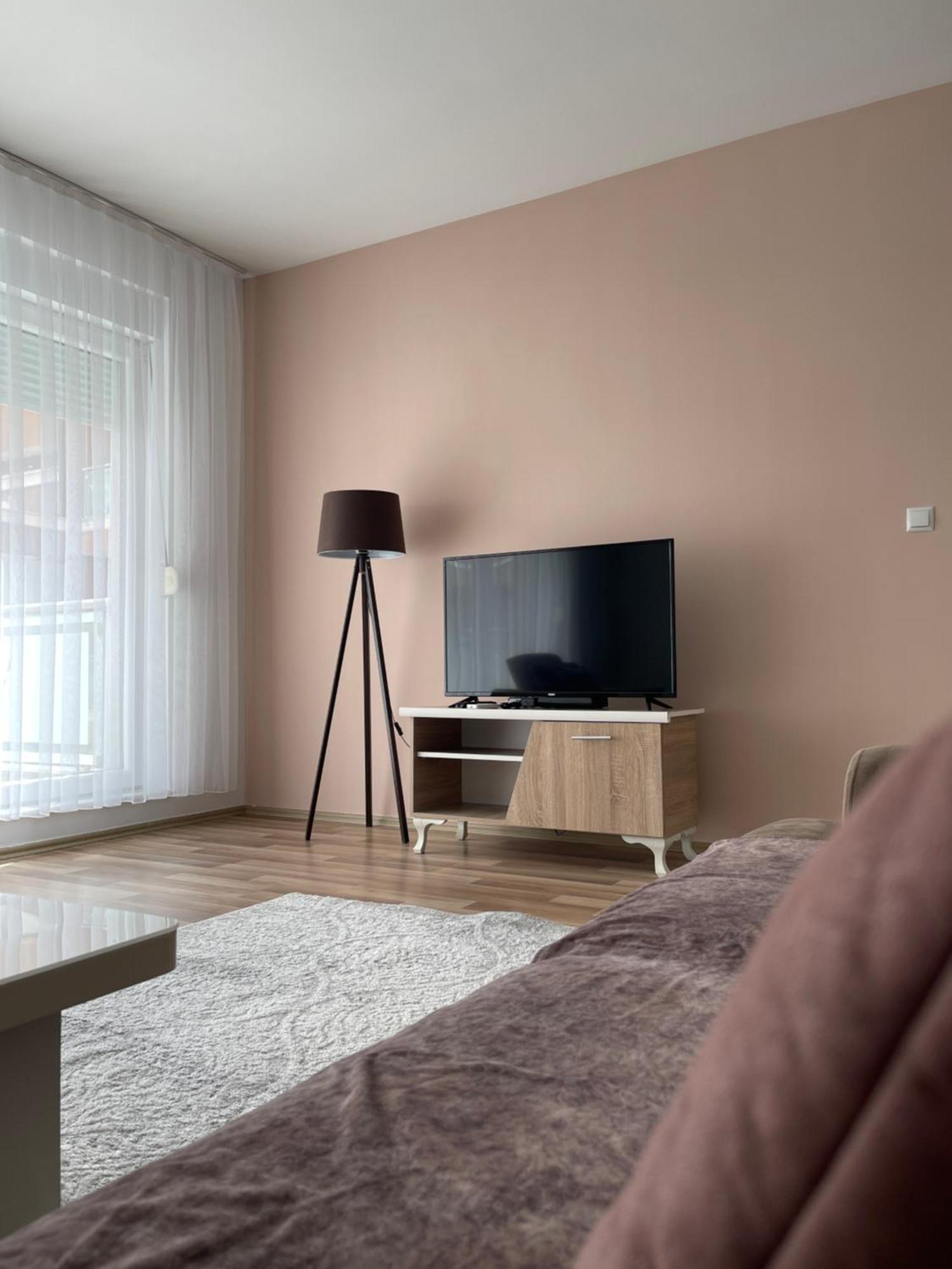 Entire Apartment - Near The Center Πρίστινα Εξωτερικό φωτογραφία