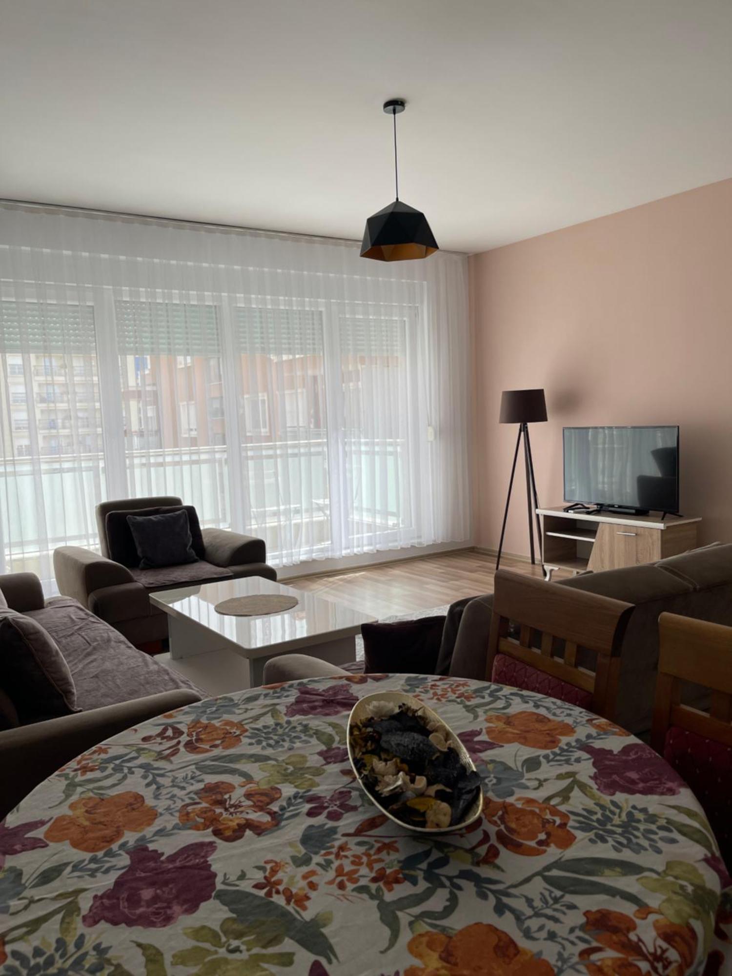 Entire Apartment - Near The Center Πρίστινα Εξωτερικό φωτογραφία